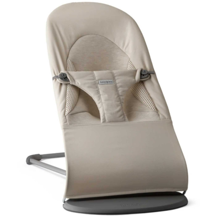 Babybjörn Vippestol Balance Soft Tri-Fabric Sandgrå i gruppen Babyutstyr / Vippestoler hos Köpbarnvagn (BABJ005002)