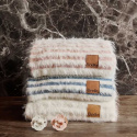 Elodie Furry Strikket Teppe Berry Blue